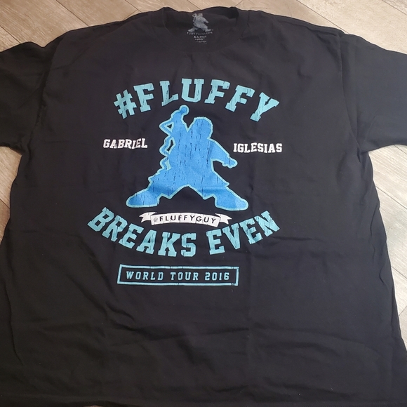 Fluffy Breaks Even World Tour 2016 T-Shirt - Picture 5 of 6